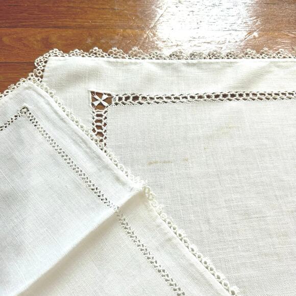 Vintage Irish Linen Tablecloth & Napkins with Crochet Lace Border - Picture 8 of 16